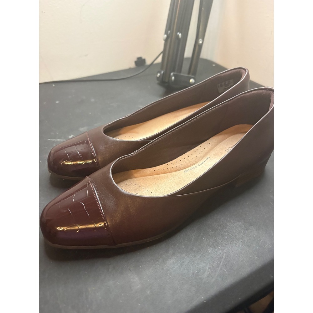Clarks Collection Womens Brown Leather Croc Cap Toe Ultimate Comfort FlatsSz 8.5